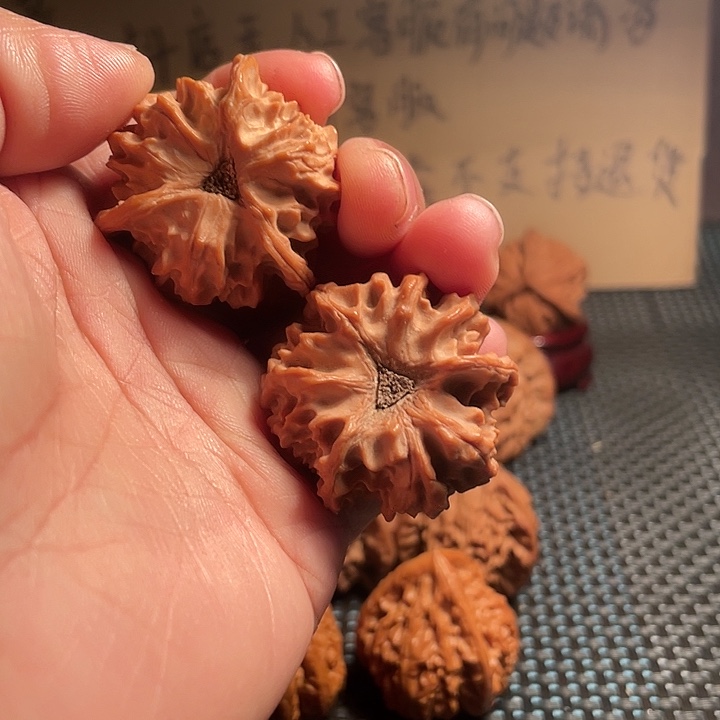 把件文玩核桃36mm野生龙门涧三棱