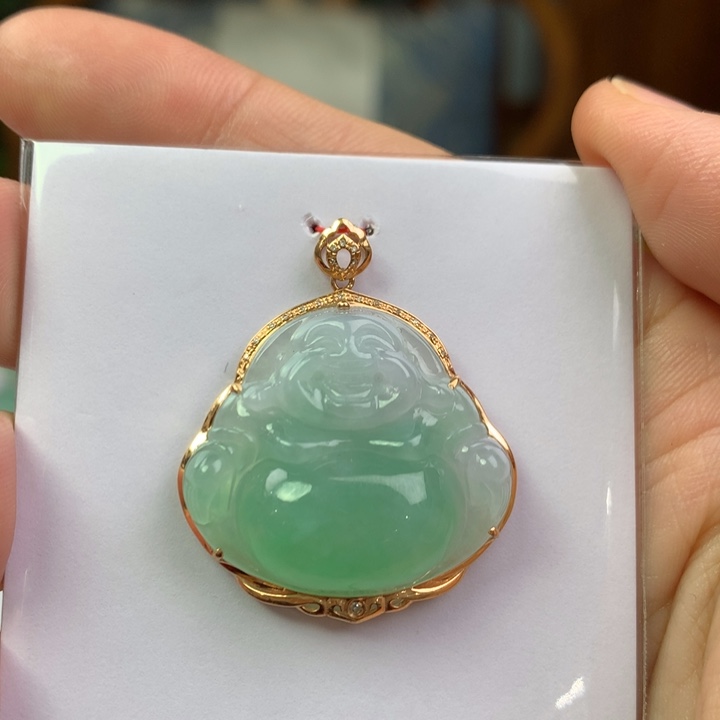 翡翠18K金镶嵌颈饰翡翠吊坠