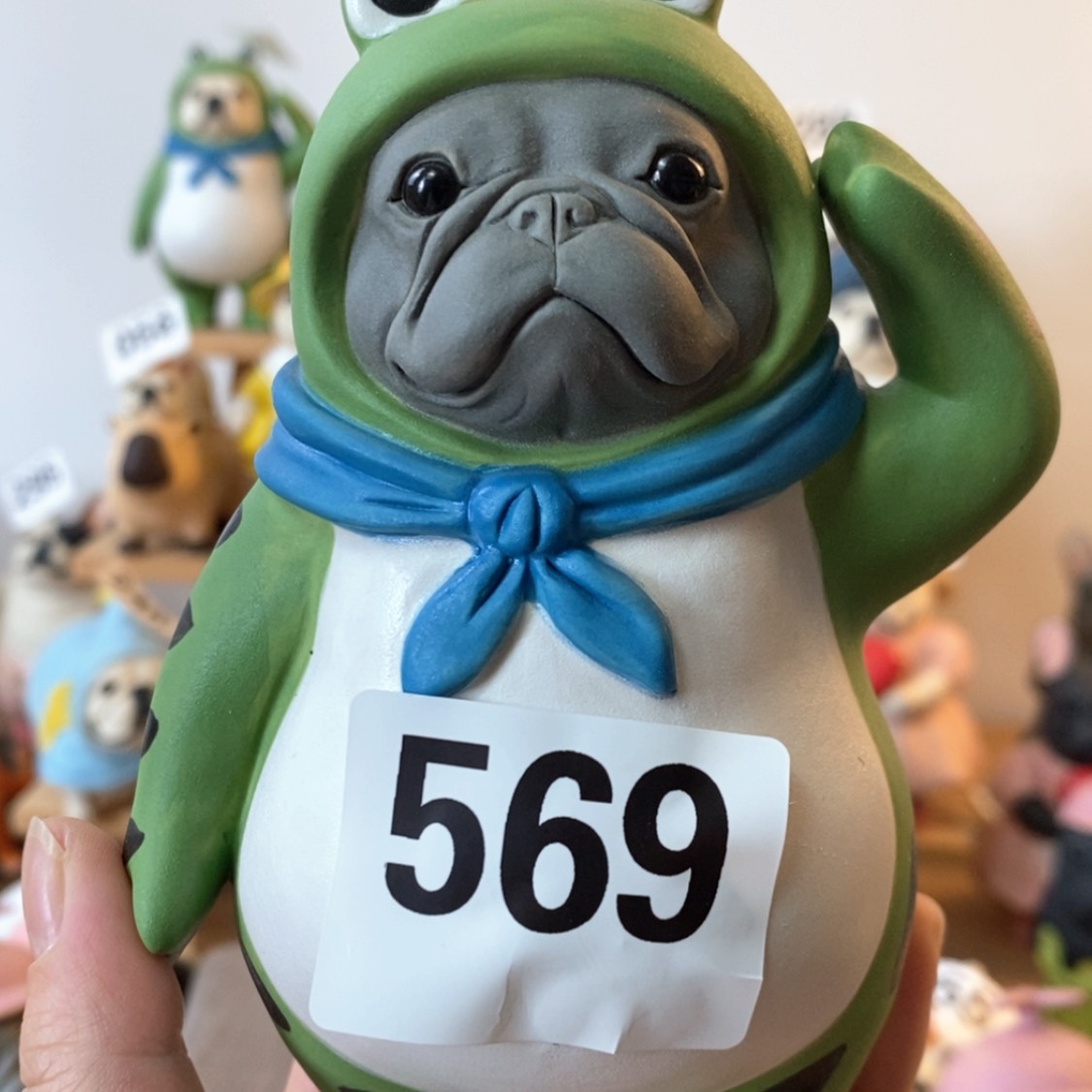 【闪购商品】陶瓷法斗摆件水杯微569