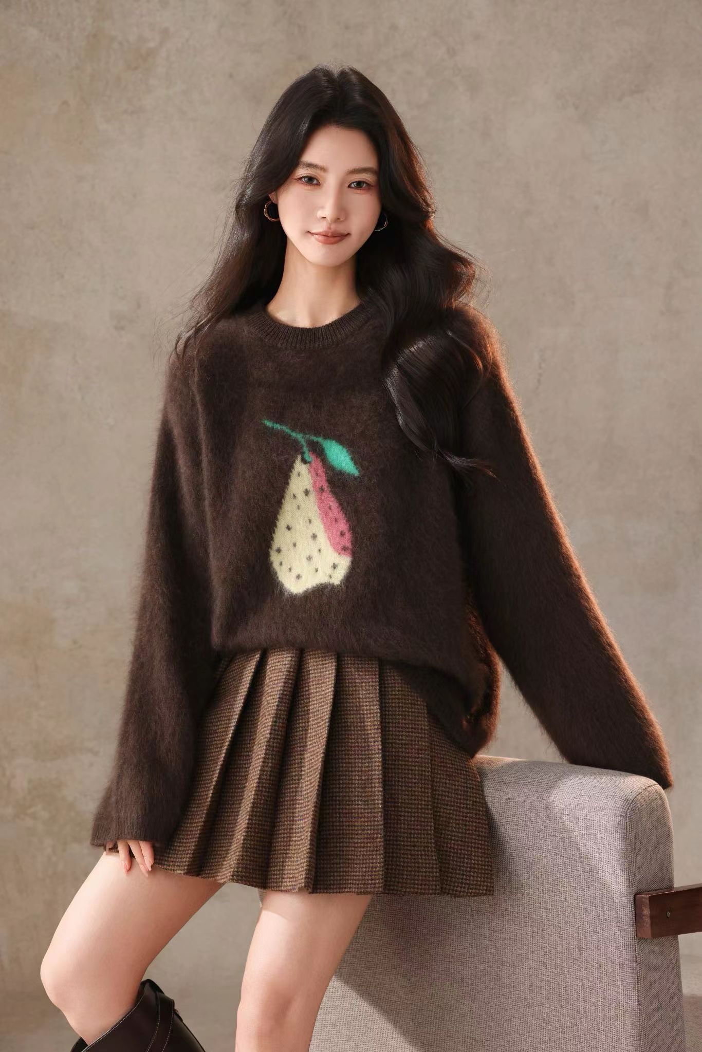 【甜心】梨子提花羊绒拉绒圆领上衣8909