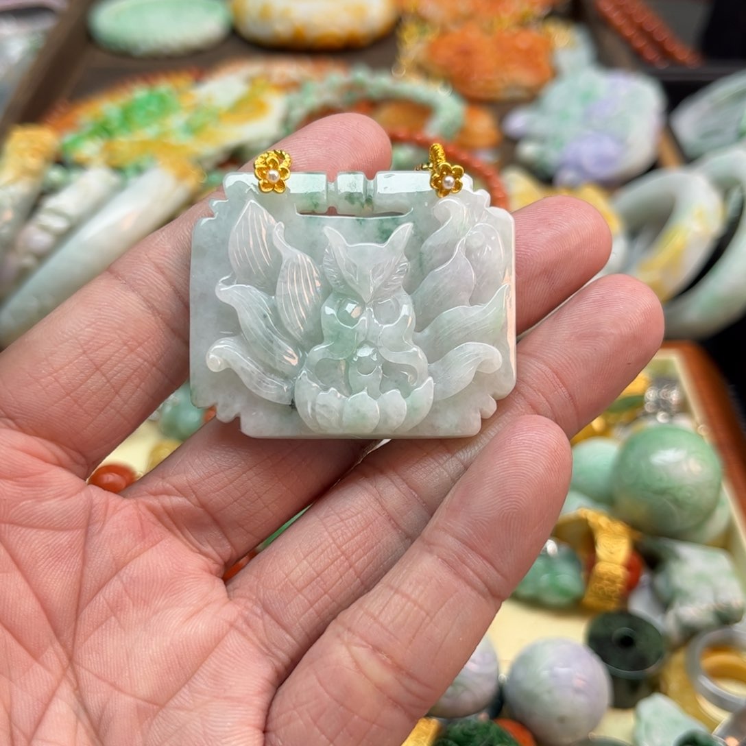 翡翠颈饰未镶嵌我****奶翡翠颈饰未镶嵌