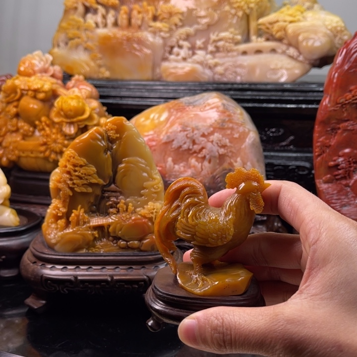 田黄石绿****娃大吉大利摆件