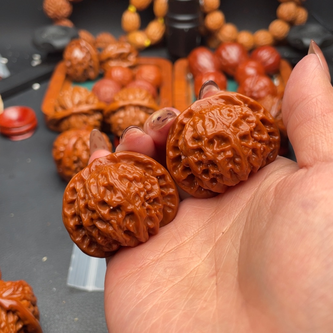 文玩核桃把件宫灯