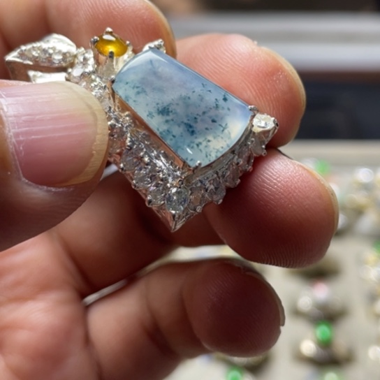 未镶嵌定制翡翠牌子