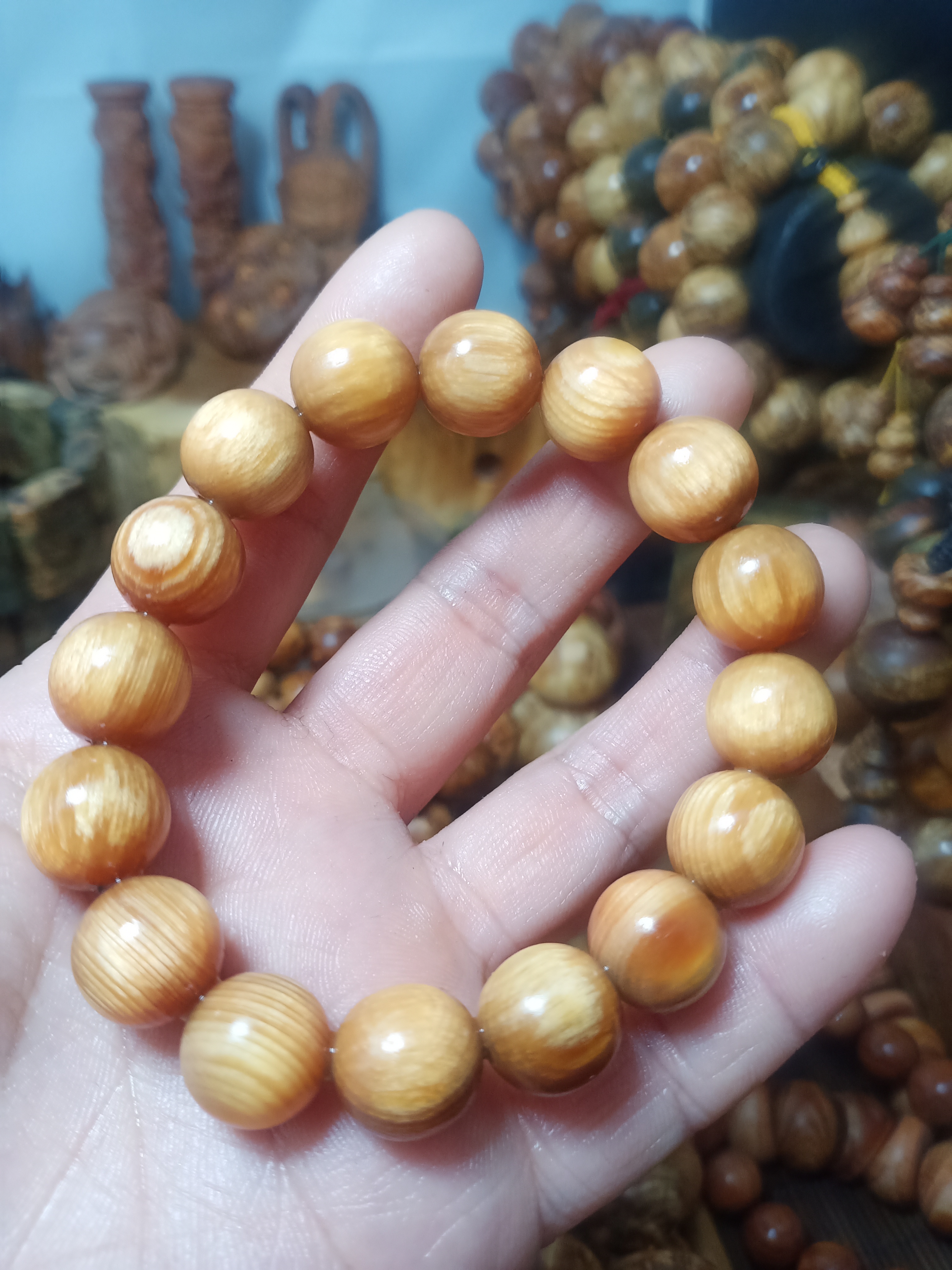 带松香味适合盘玩的文玩饰品