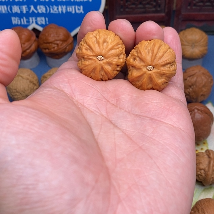 文玩核桃吊坠小板栗