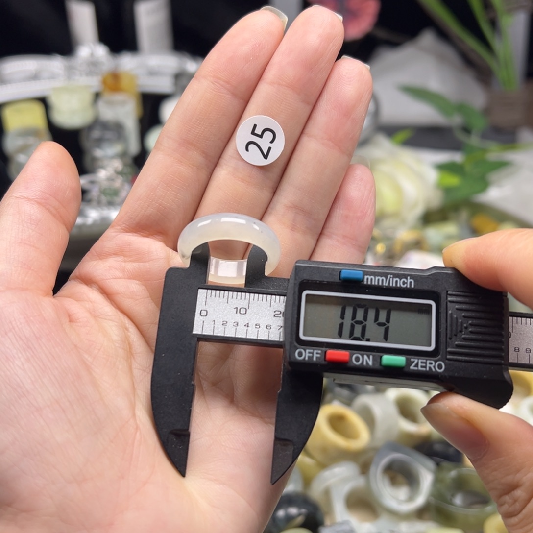 蛇纹石玉未镶嵌戒指