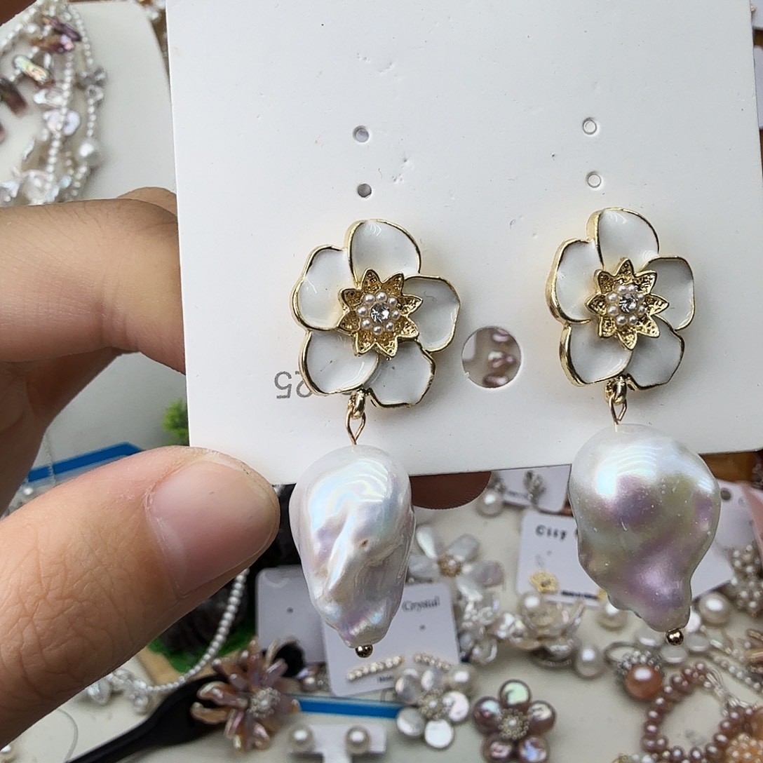 颈饰未镶嵌淡水珍珠