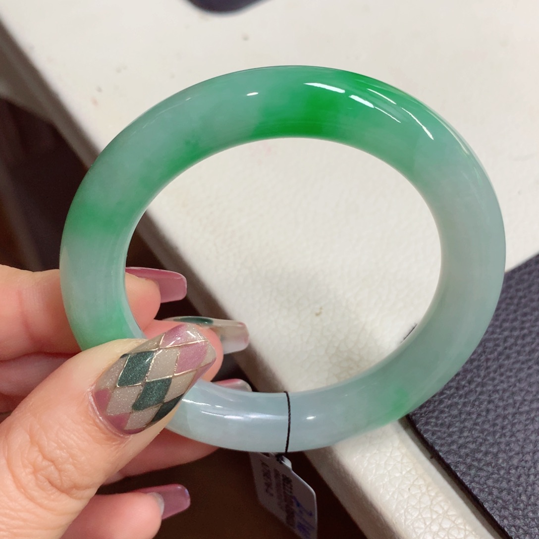 未镶嵌手镯翡翠缅甸