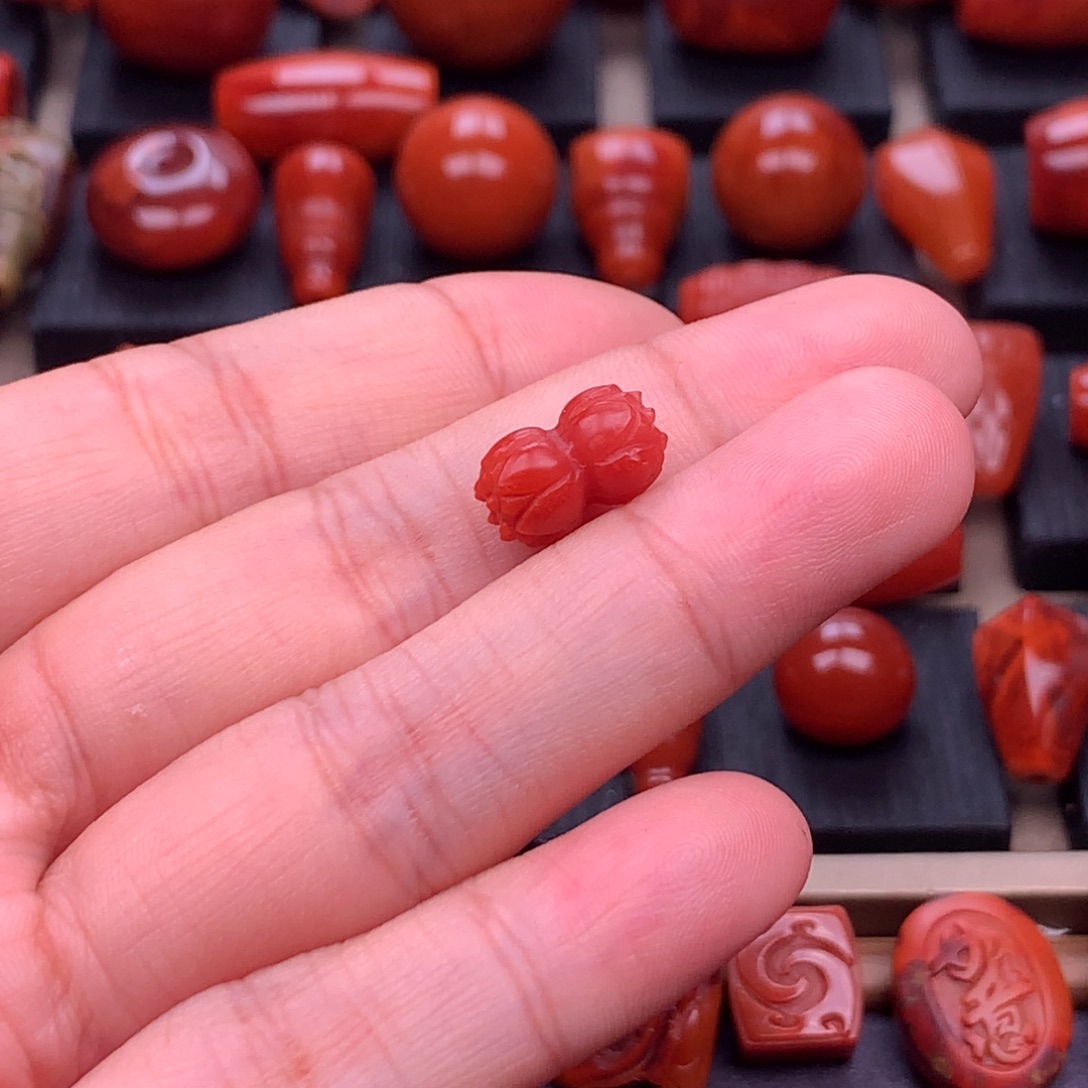 南红玛瑙未镶嵌精工双头莲花7.7mm
