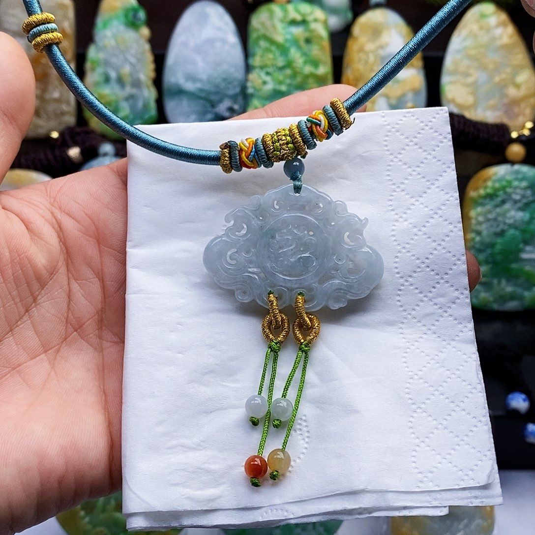 颈饰未镶嵌翡翠翡翠A货一物一证