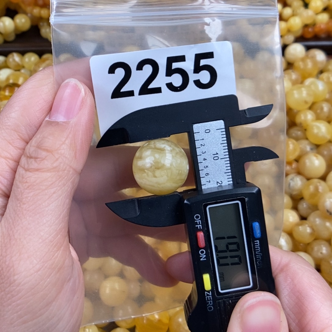 未镶嵌琥珀珠宝奇石