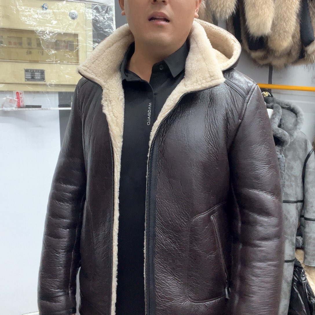 酱棕色帽款皮毛一体