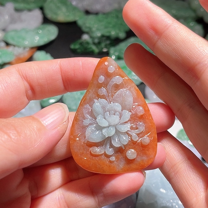 颈饰未镶嵌翡翠天