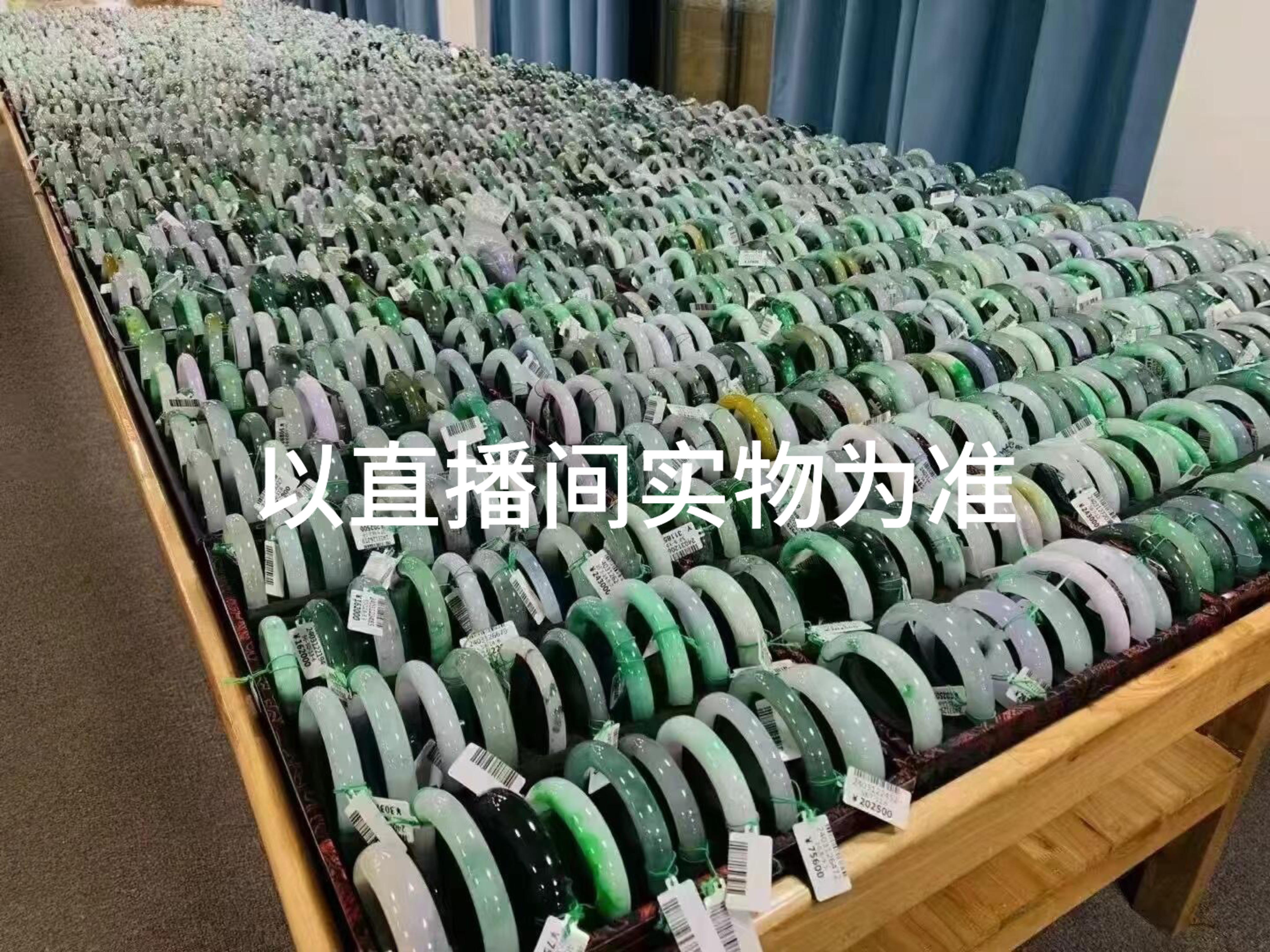 高档时尚美人手饰