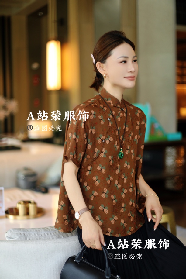 【荣姐精选】气质素雅立领蝴蝶香云纱短袖