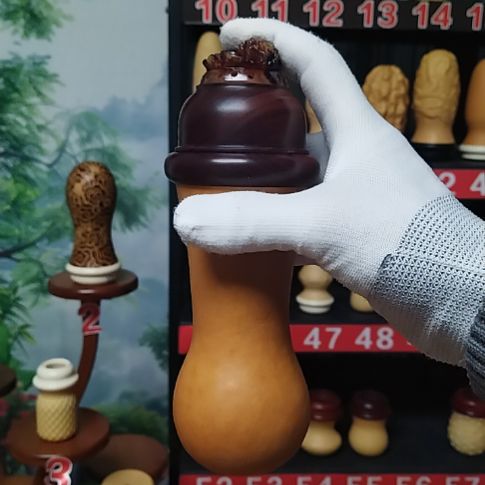 灿***潼本长葫芦花梨木口盖树脂蒙心送簧