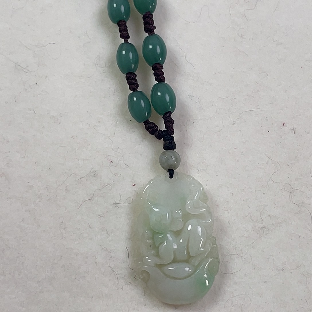 翡翠颈饰未镶嵌鼠