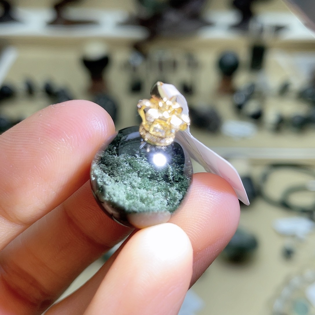 18K金镶嵌吊坠(不含链)水晶