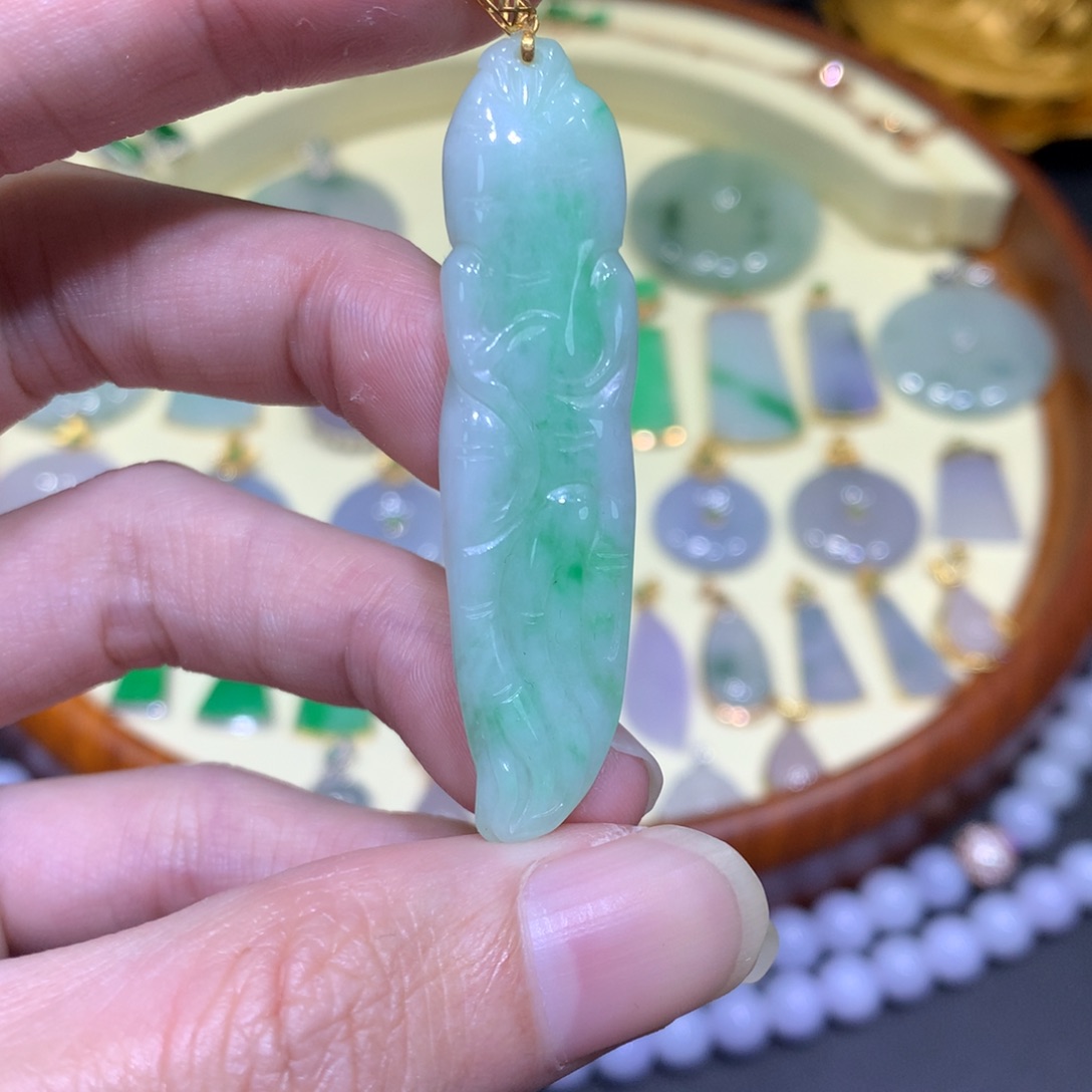 翡翠吊坠(不含链)18K金镶嵌