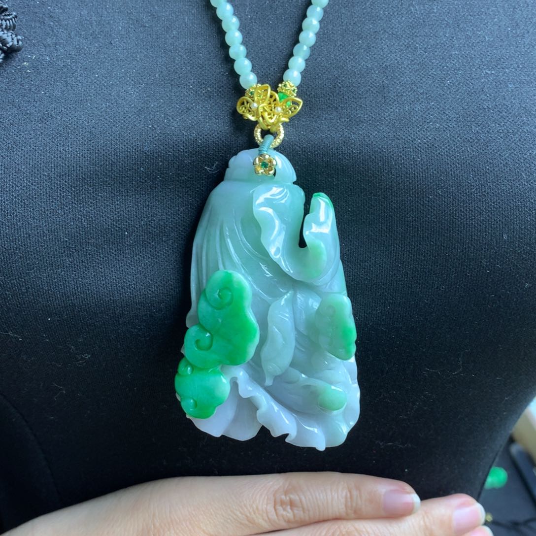 翡翠颈饰未镶嵌翡翠