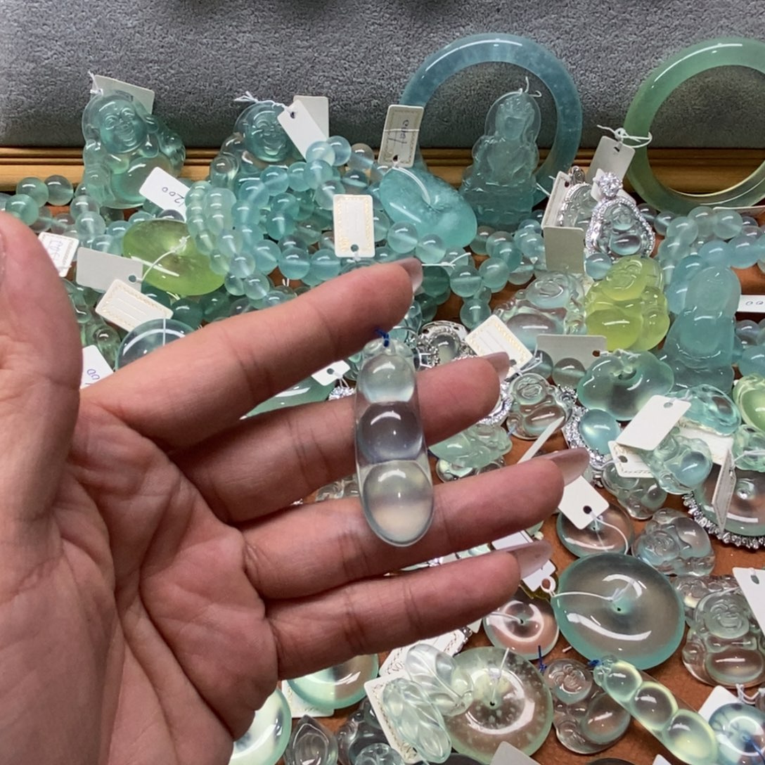 …***h蛇纹石玉未镶嵌颈饰