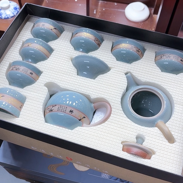 孤品茶具套装等。       