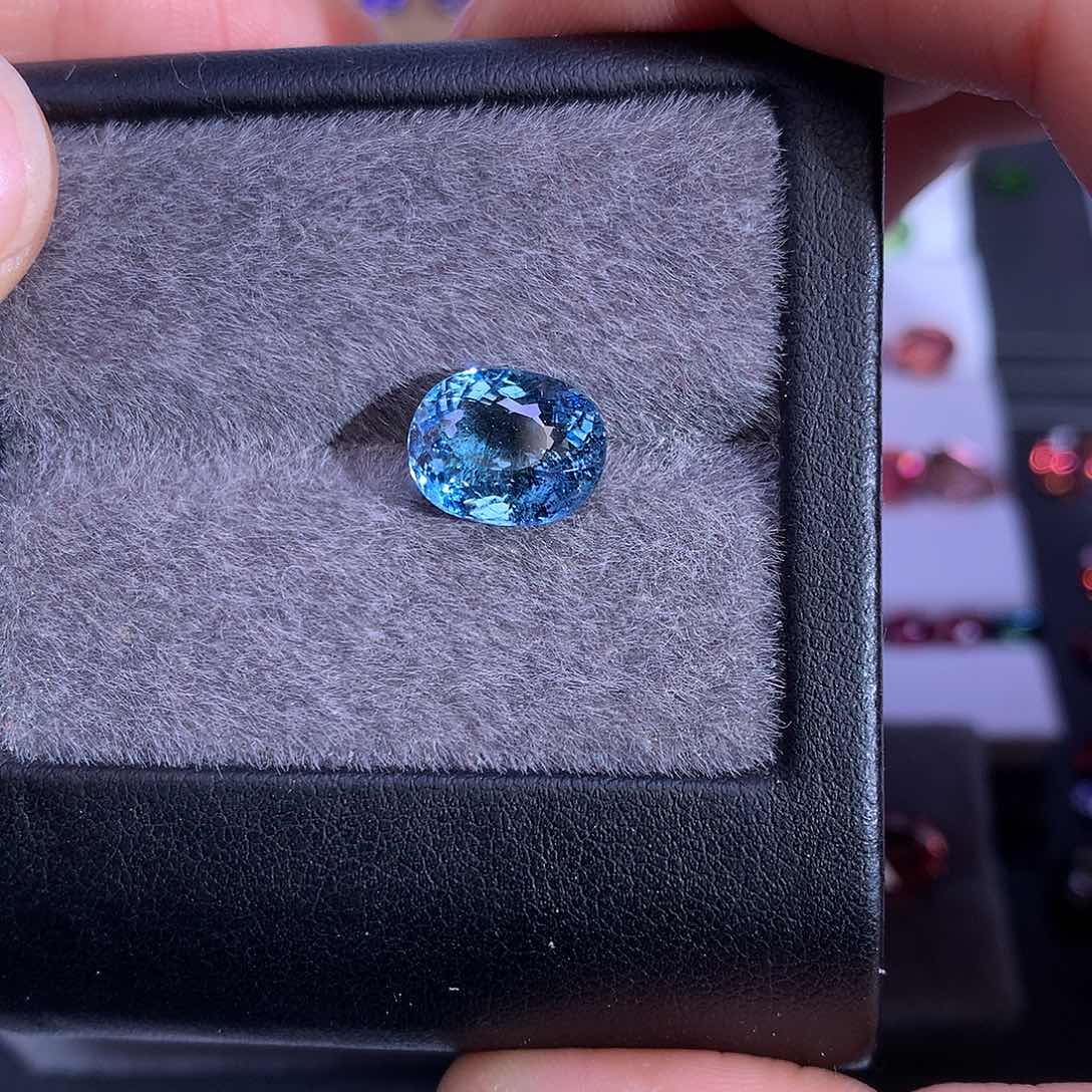 海蓝宝石笔搁未镶嵌3.25ct