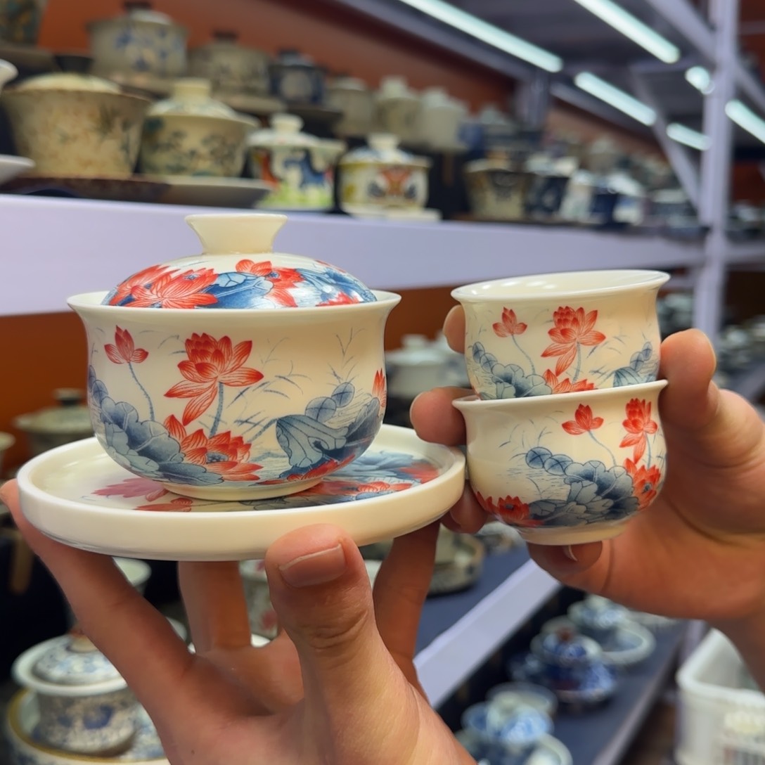 我在外面吃饭呢你在哪