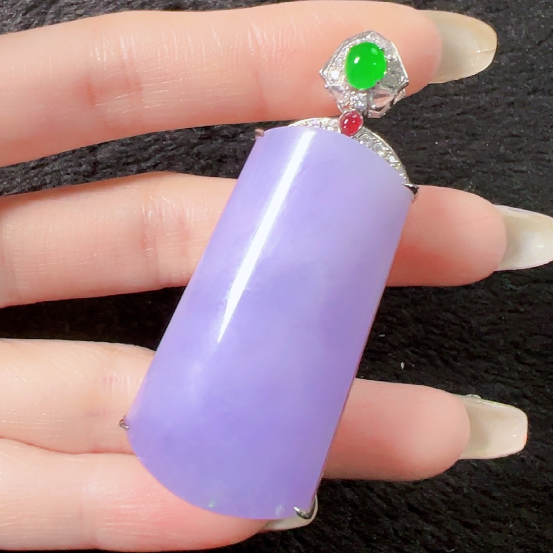 翡翠18K金镶嵌颈饰签收后24小时鉴赏期，过时不退