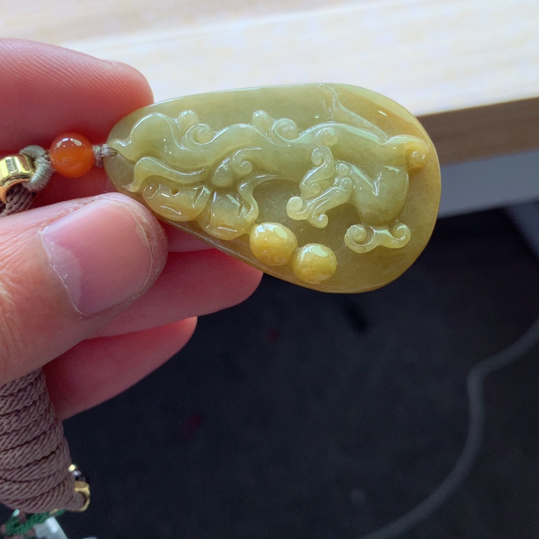 翡翠颈饰未镶嵌吊坠