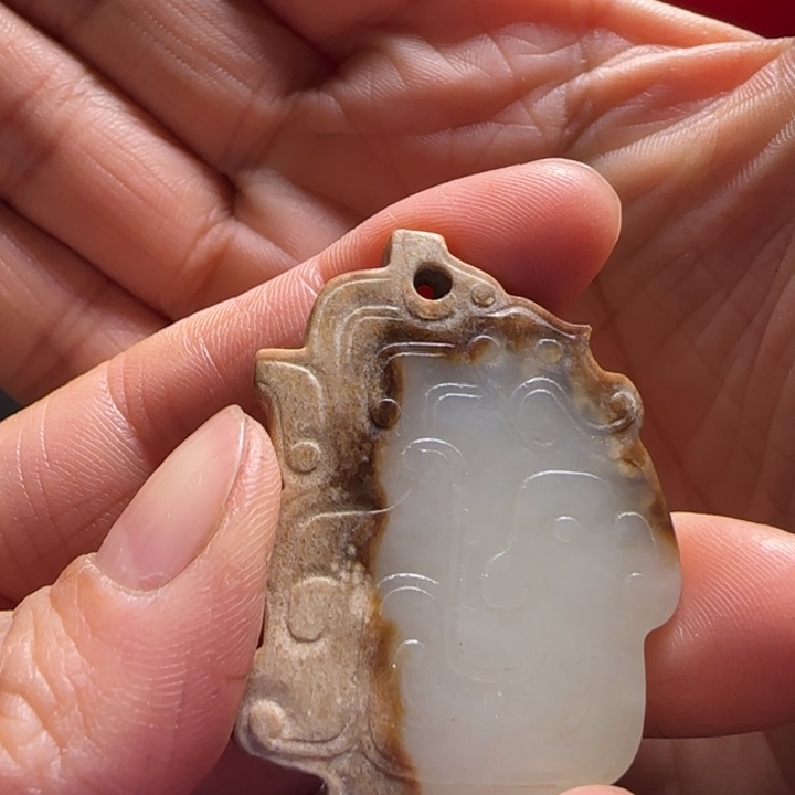 和田玉颈饰未镶嵌松*