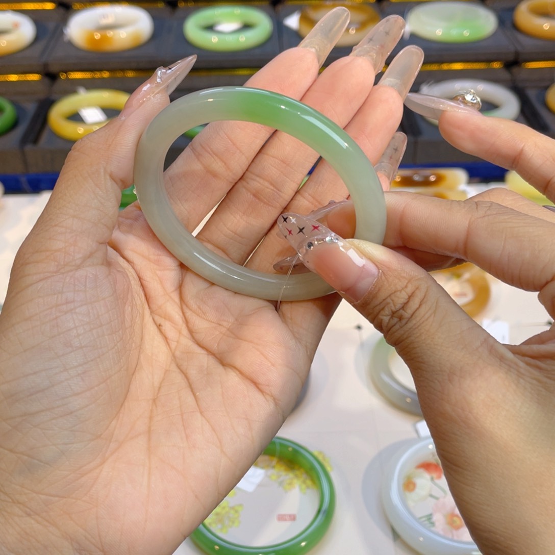 和田玉手镯未镶嵌A**_