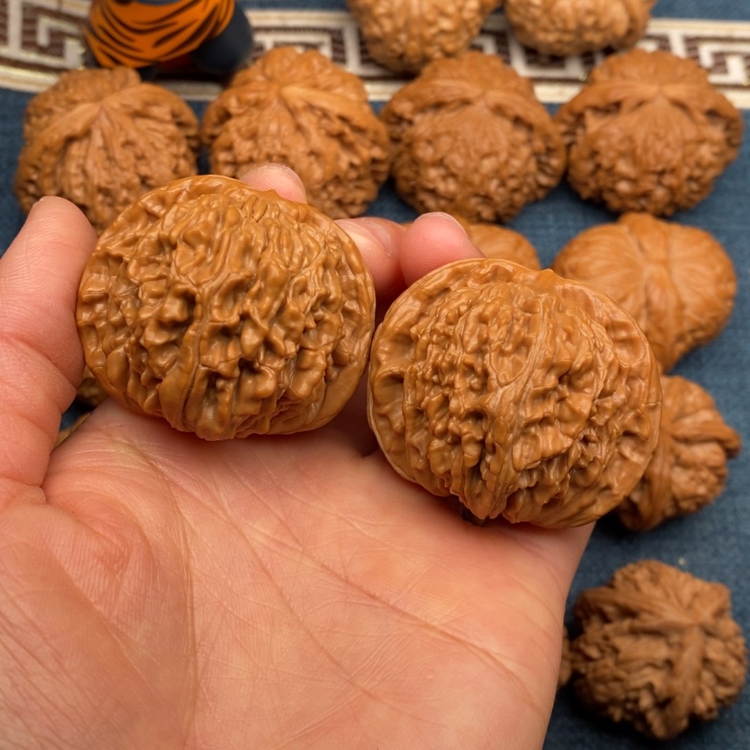 文玩核桃把件44平谷楼