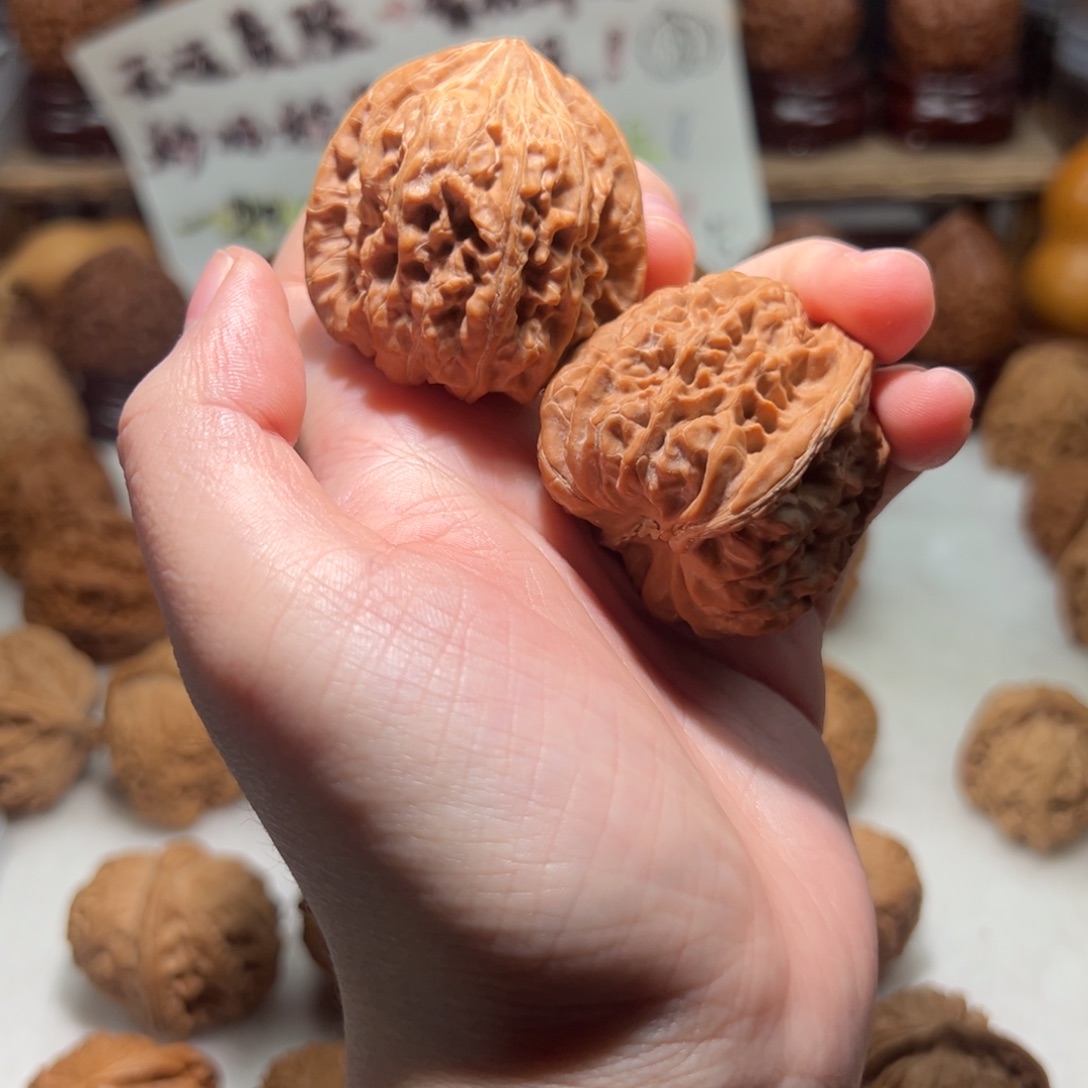 腿***羊文玩核桃吊坠平谷凹地