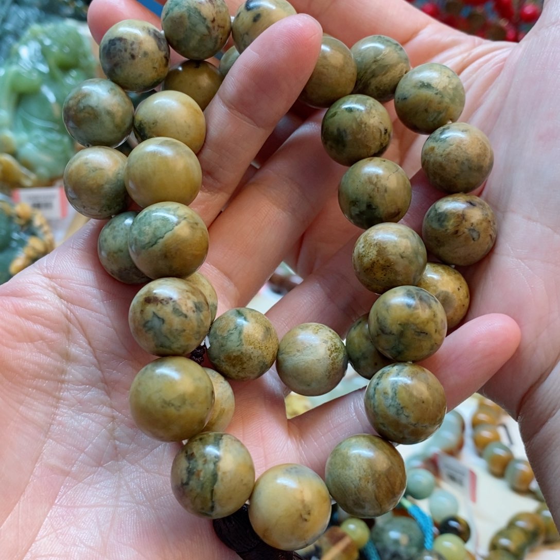 蛇纹石玉手串未镶嵌