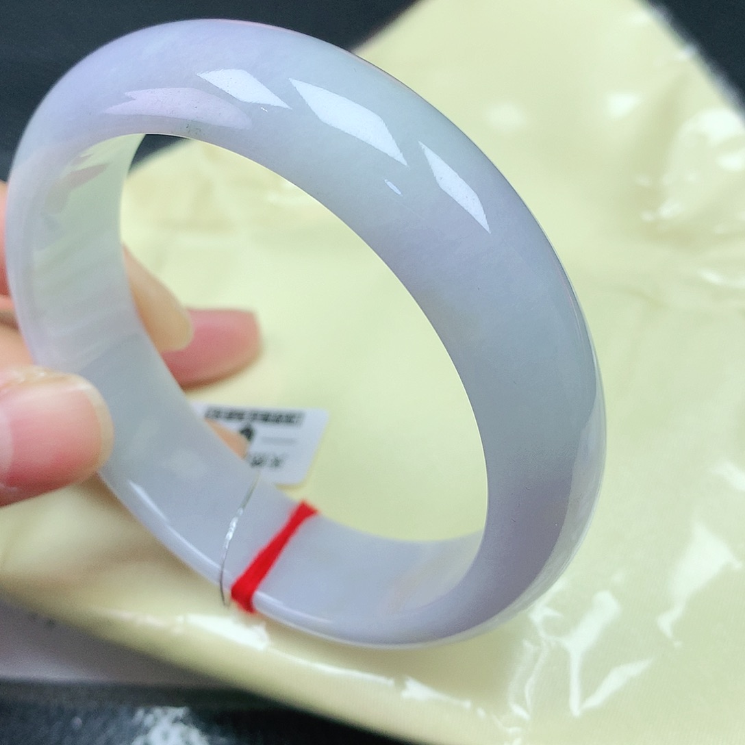 翡翠手镯未镶嵌60轮胎