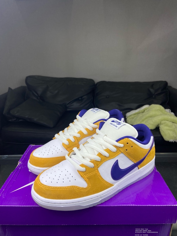 99新 NIKE/耐克 Nike休闲鞋湖人dunk sb43码原盒99新