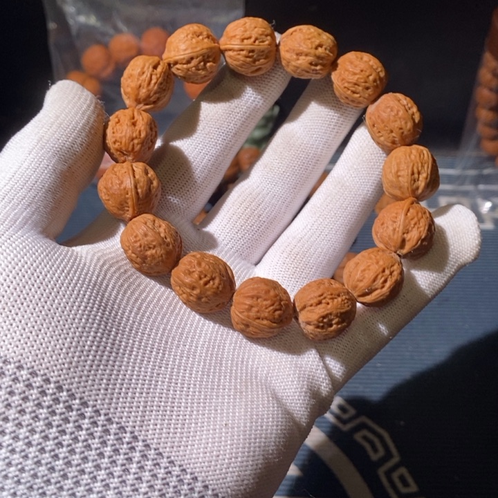 文玩核桃手串……8