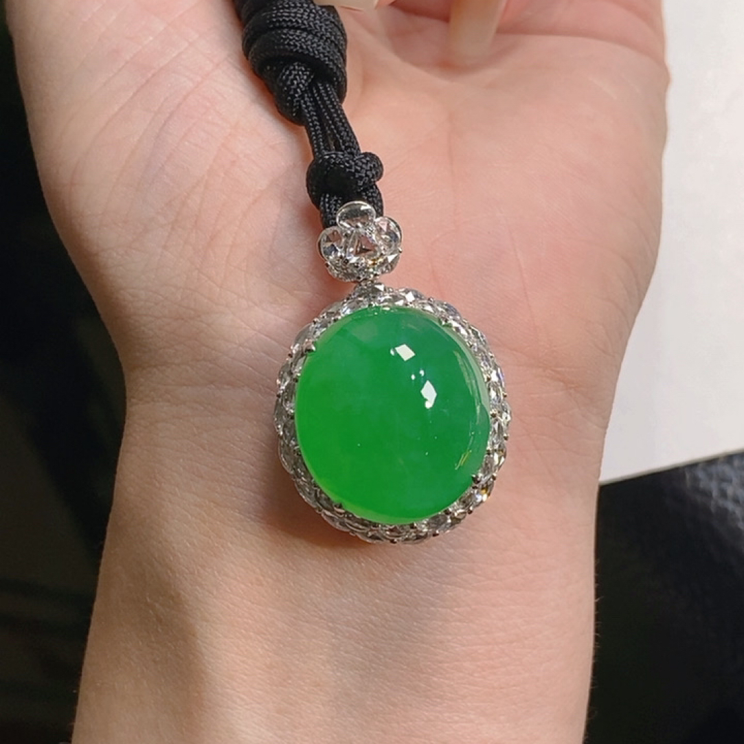 【拾玥珠宝】天然缅甸翡翠A货 阳绿蛋面吊坠