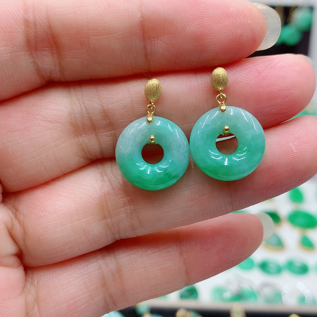 翡翠18K金镶嵌耳饰