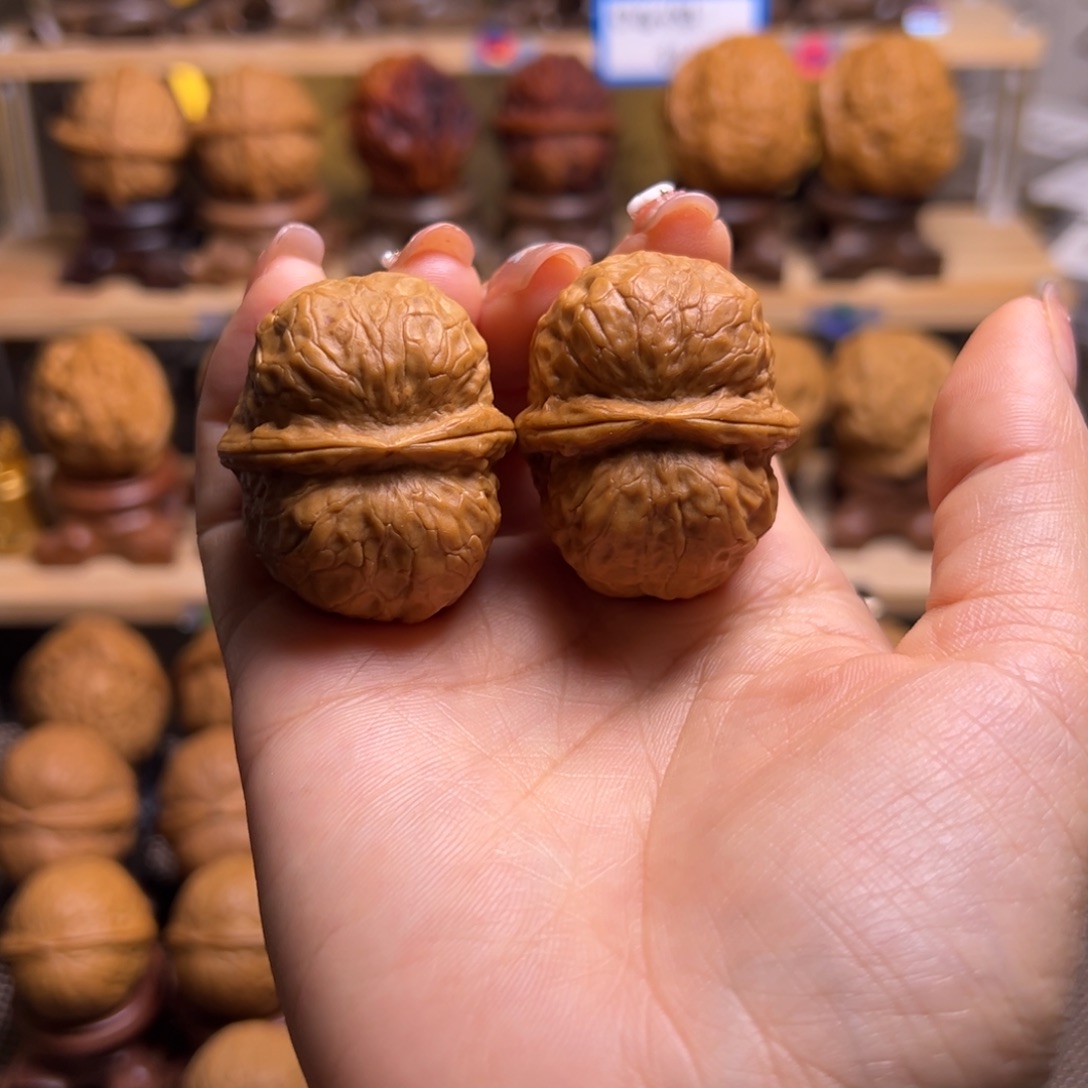 桃核把件小二炸H23、38……