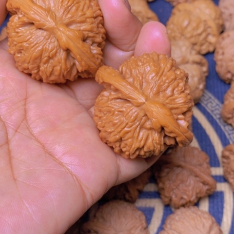 【闪购商品】文玩核桃吊坠雄*白狮子47