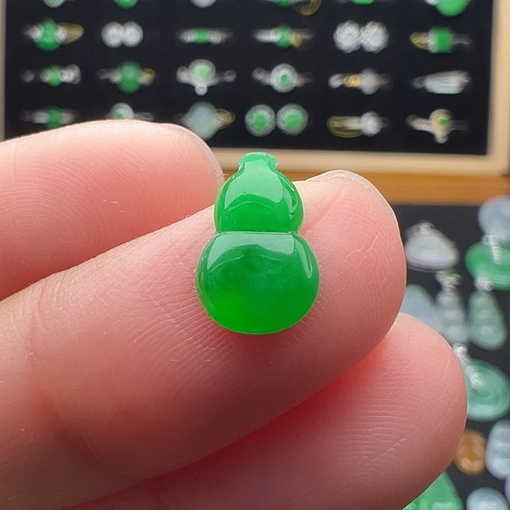 翡翠未镶嵌颈饰葫芦10.6