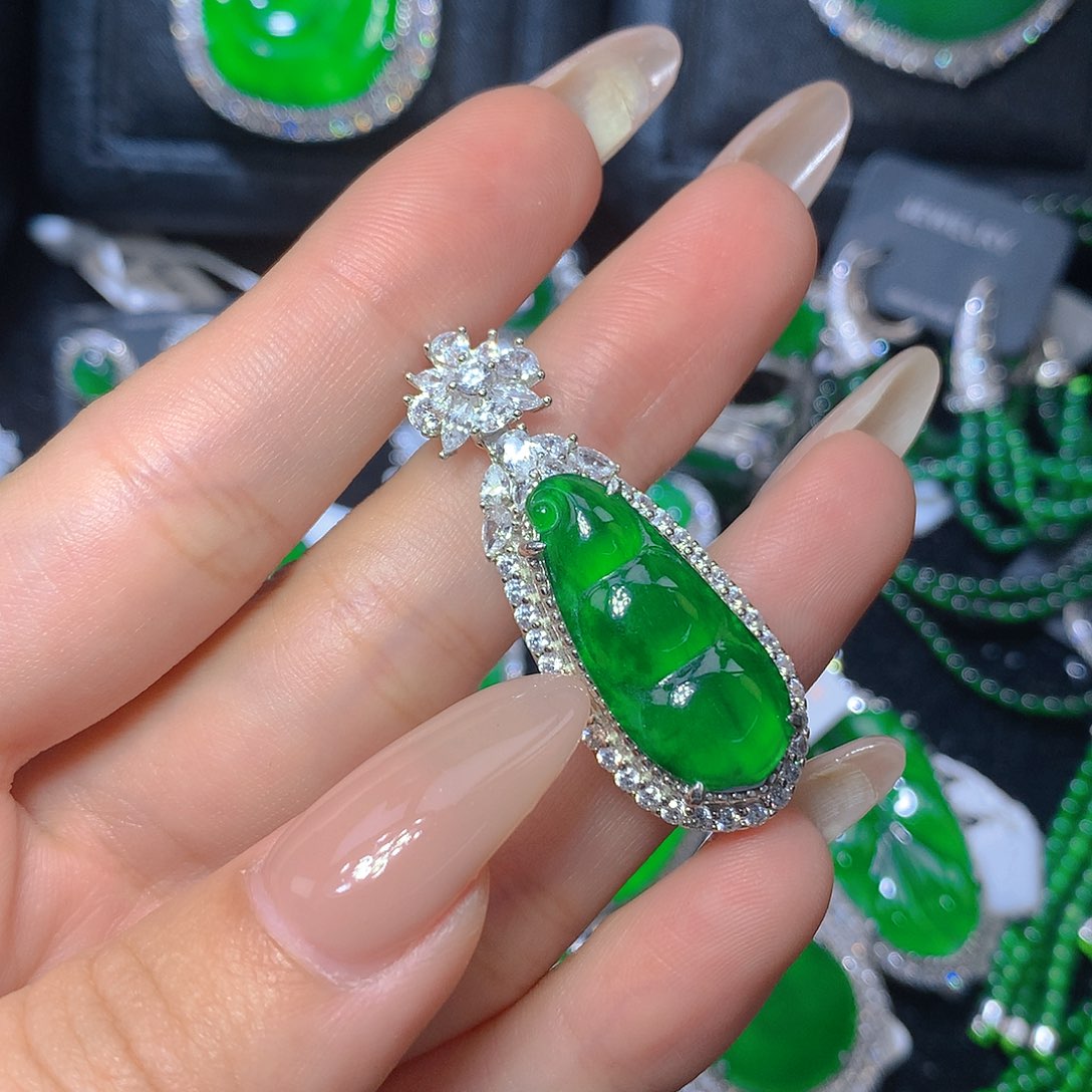 翡翠颈饰银S925镶嵌翡翠