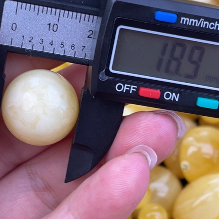 蜜蜡未镶嵌裸石159