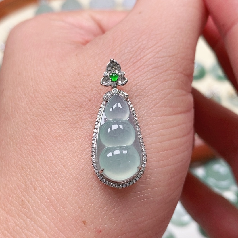 【闪购商品】翡翠吊坠(不含链)18K金镶嵌