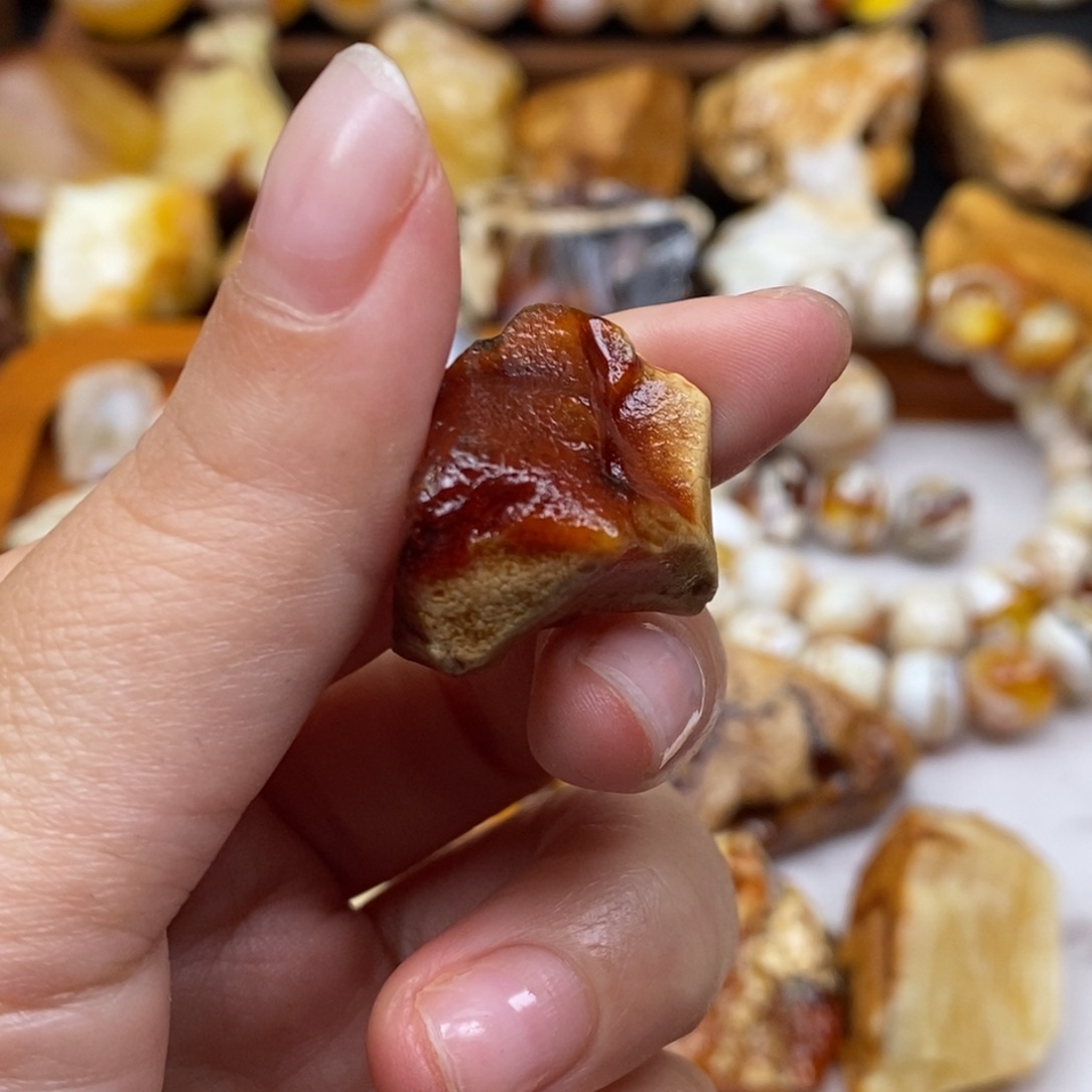 R***w定制琥珀未镶嵌蜜蜡