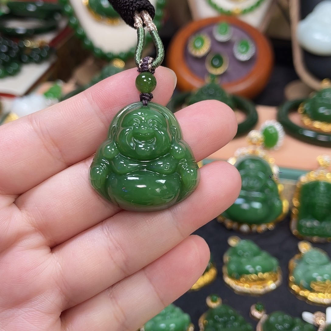 和田玉（碧玉）未镶嵌颈饰阳绿佛公30
