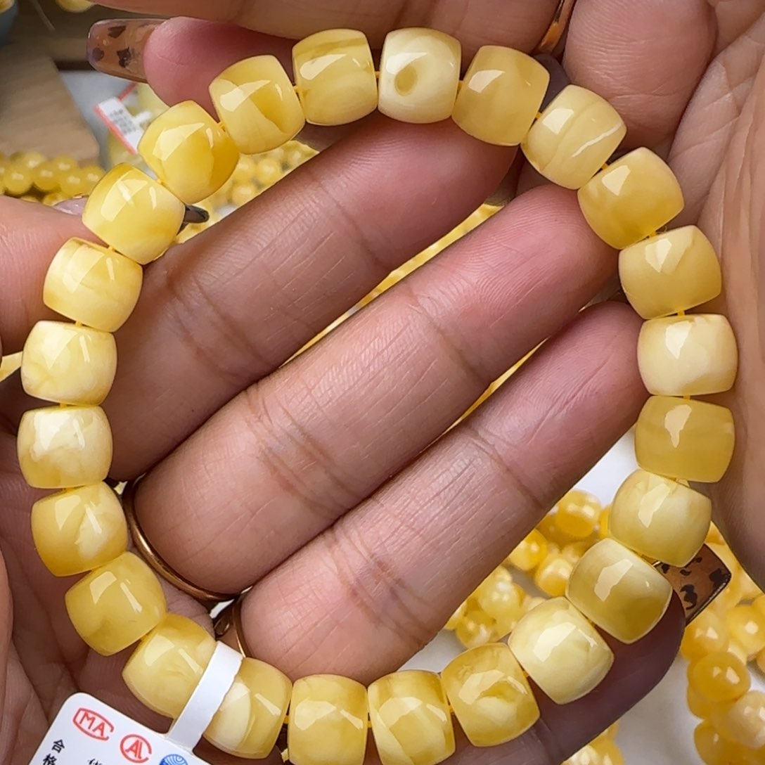 蜜蜡手链未镶嵌金白直切手串